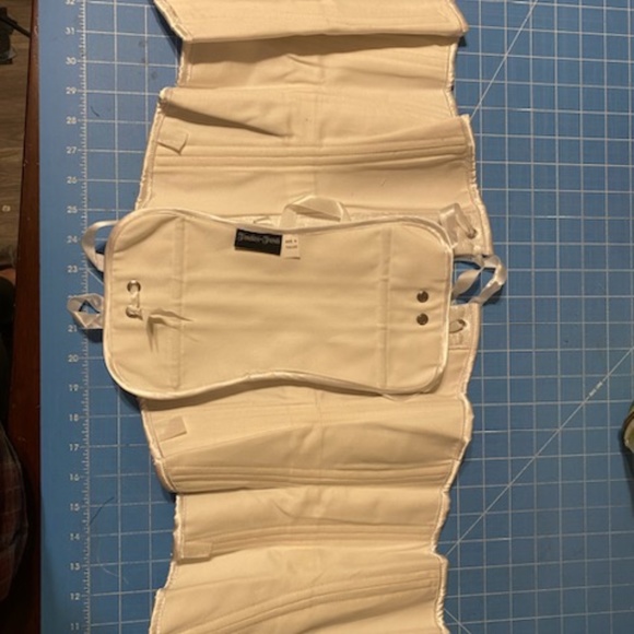 Timeless Trends 30" White Hourglass Underbust Corset - Picture 3 of 3